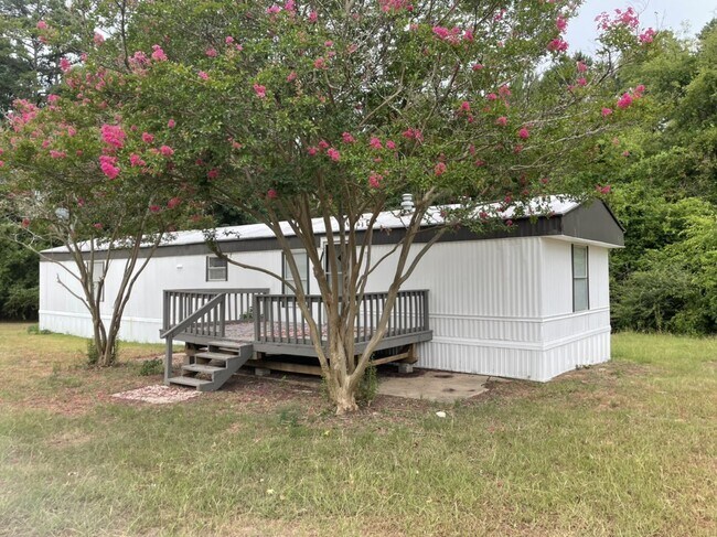 Building Photo - 3000 Poplar St