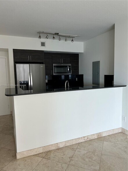 Building Photo - 335 S Biscayne Blvd