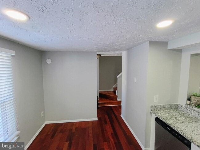 Building Photo - 7445 Aspenpark Rd