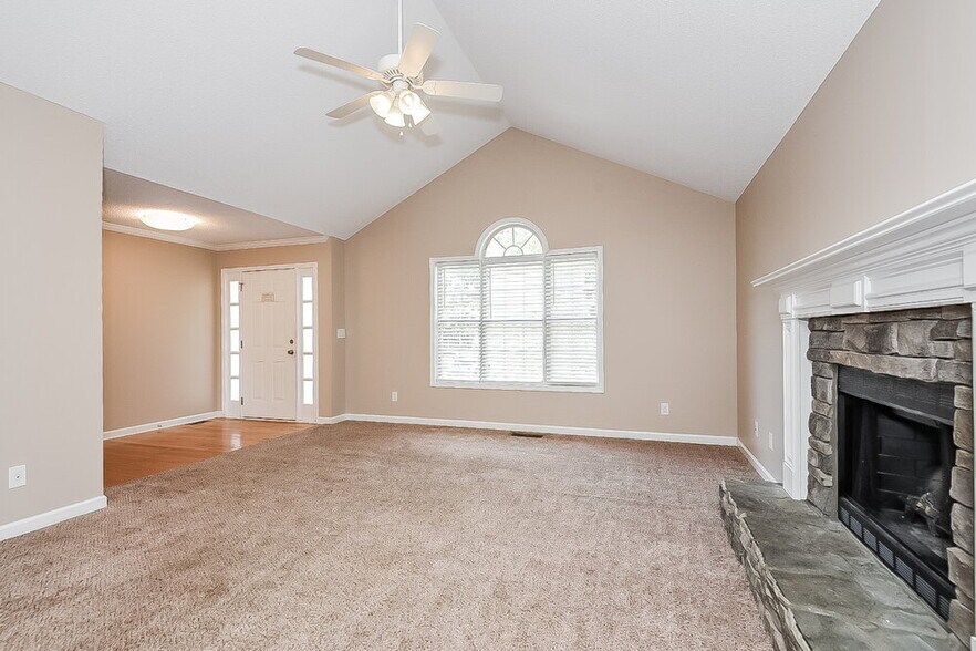 Building Photo - 4084 Mt Vernon Dr