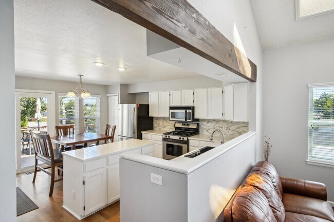 Building Photo - 7950 S Garrison Ct