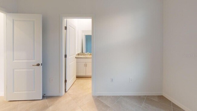 Building Photo - 1548 Saddlewood Cir