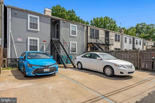 Building Photo - 1712 West Virginia Ave NE