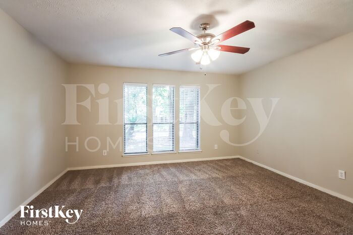 Building Photo - 4014 Cedar Forest Dr