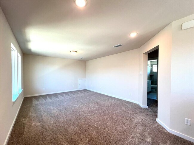 Building Photo - 7238 Clearwater Cv Dr