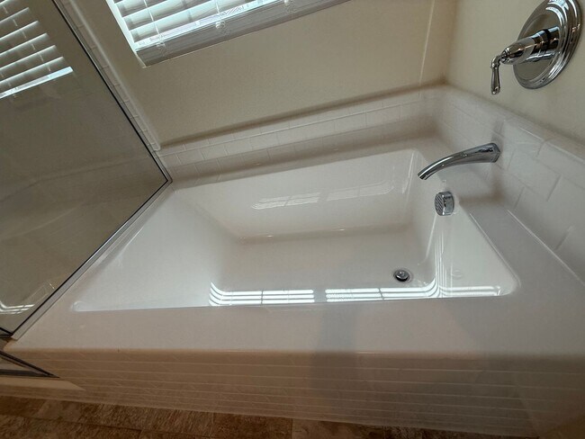 Building Photo - Victorville- New Richmond Home, 3 bedrooms...