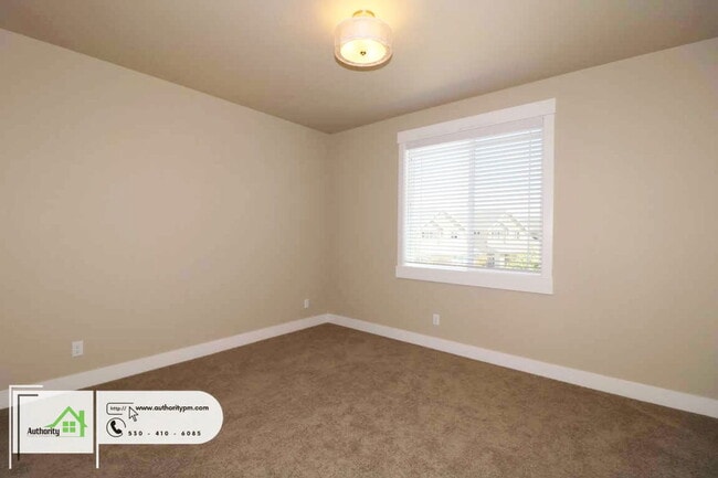 Building Photo - 6677 Bandito Dr