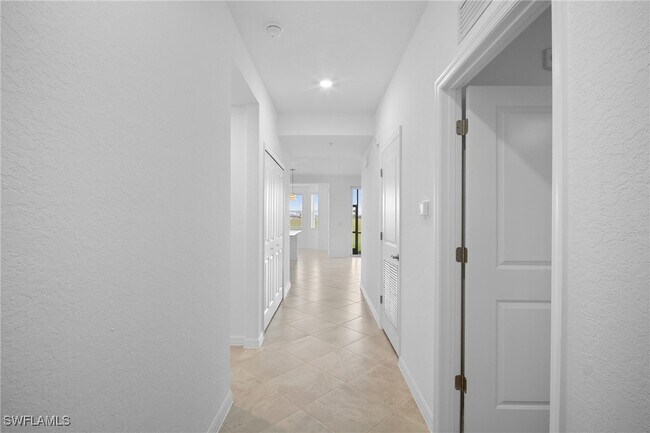 Building Photo - 15345 Grn Acrs Ave