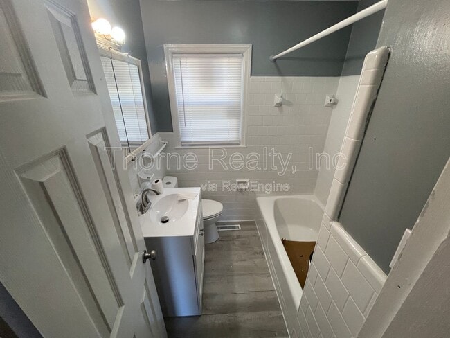 Building Photo - 1404 Forest St