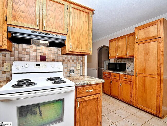 Building Photo - 713 Lindal Ct