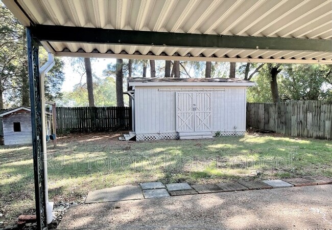 Building Photo - 2844 Marbry Dr