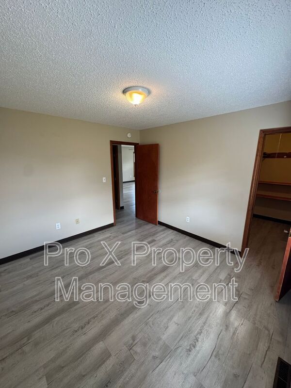 Building Photo - 753 S Campbell Ave