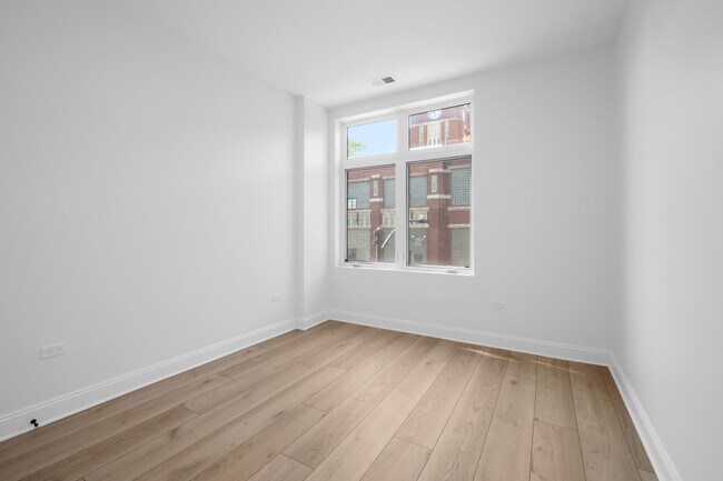 Building Photo - 70 E Pershing Rd
