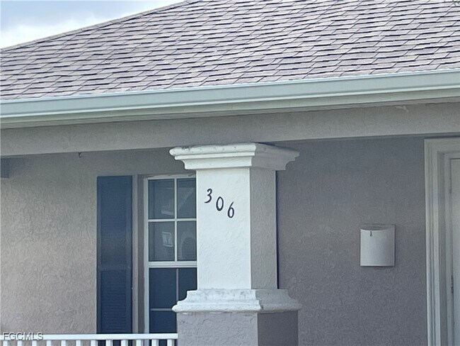 Primary Photo - 306 NW 10th St