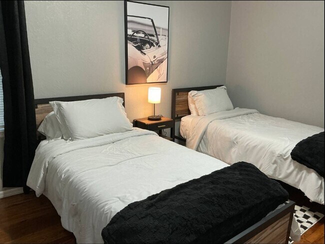 Building Photo - Rental in Midwest City