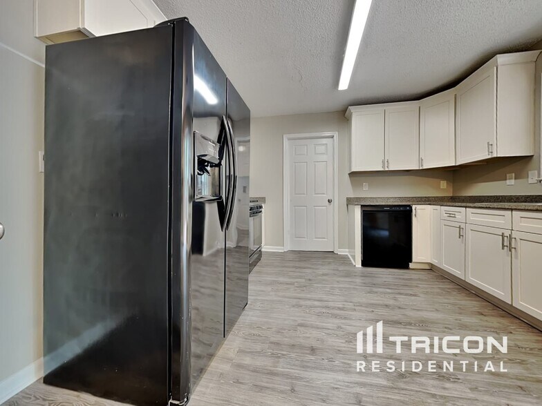 Building Photo - 1444 Riverwood Ct