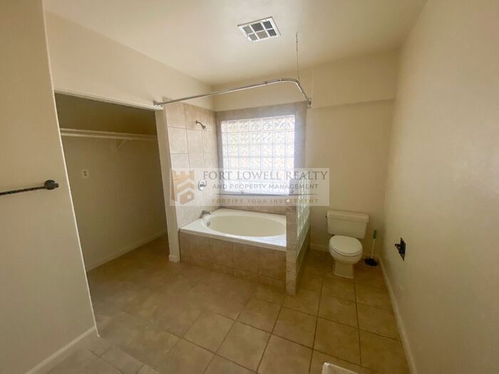 Building Photo - 18001 N 29th Dr