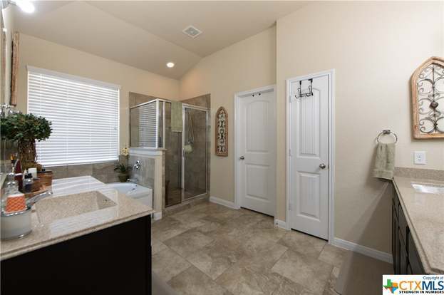 Building Photo - 5633 Briar Fld