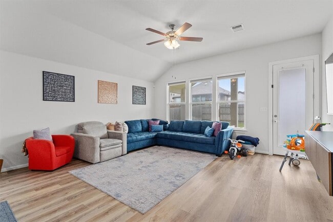 Building Photo - 5855 San Savino Dr