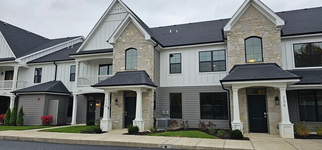 Building Photo - Chestnut - 2Br/2Ba Rental Home - Second Floor