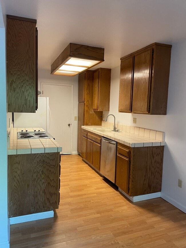 Building Photo - Bennett Valley Condo with Garage!