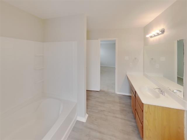 Building Photo - 1601 Vineridge Ln