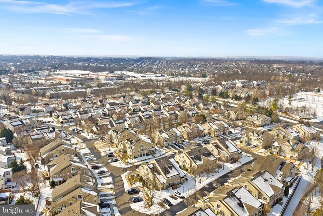 Building Photo - 43374 Greyswallow Terrace