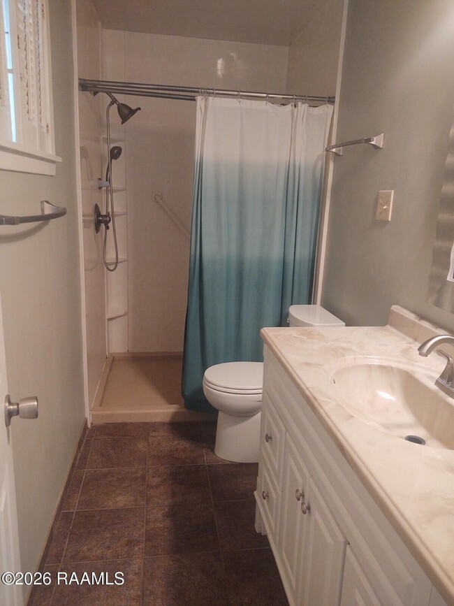 Building Photo - 108 Billeaud Ln