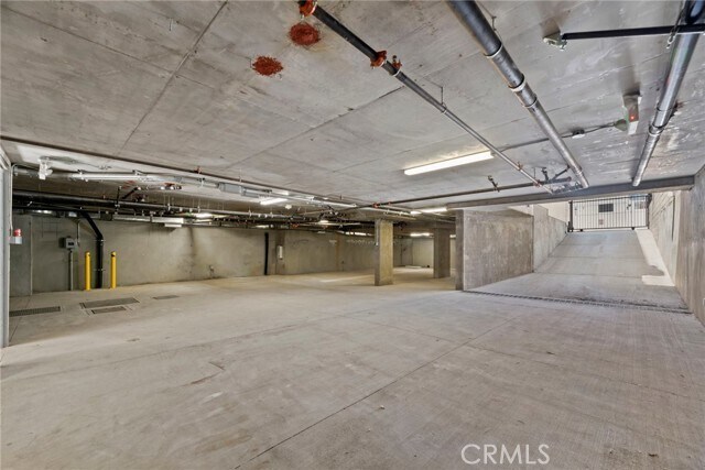 Building Photo - 1409 N Hobart Blvd