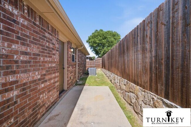 Building Photo - Life is Better by the Lake Gorgeous 3-Bedroom Duplexes in Azle
