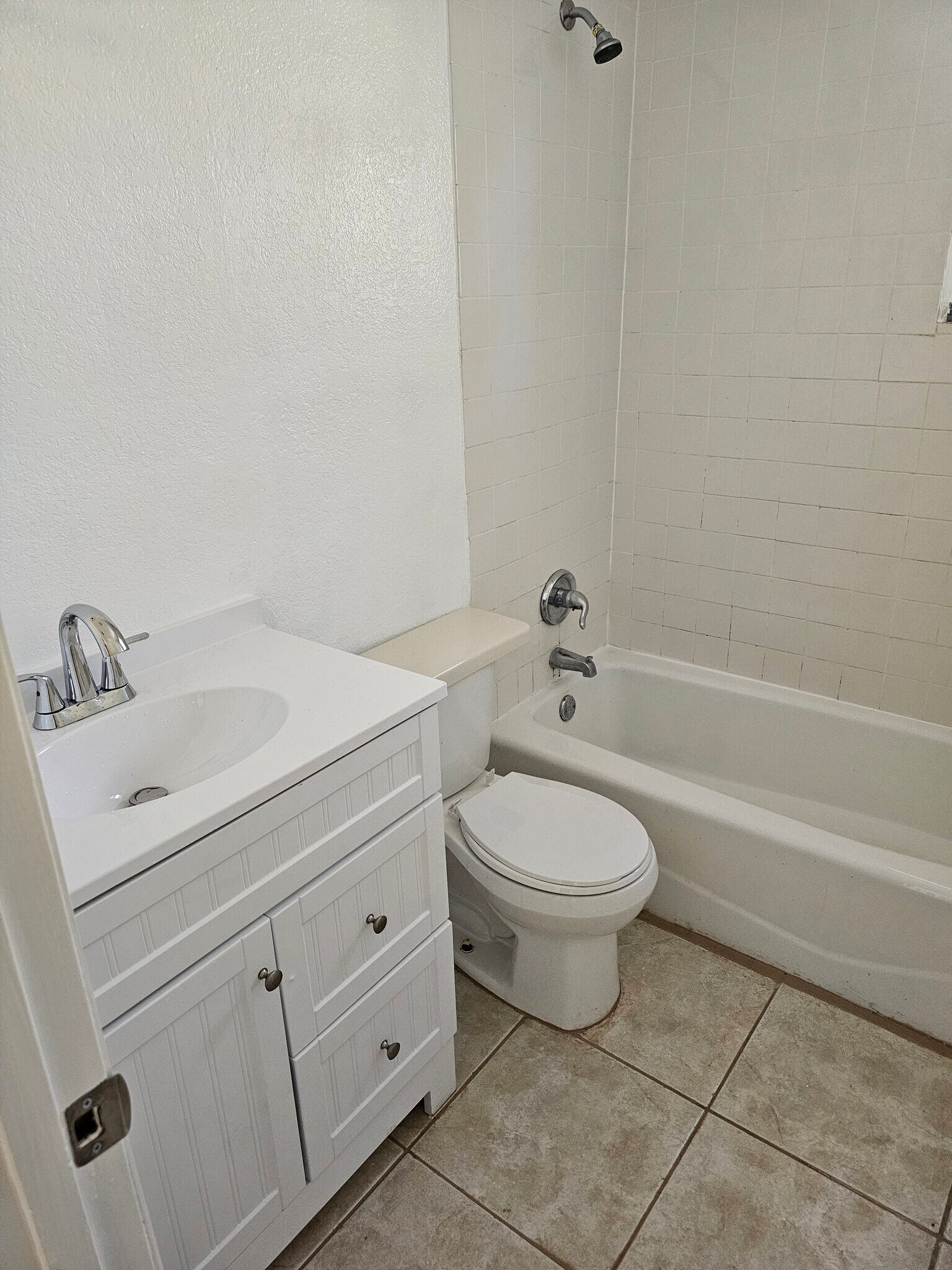 Building Photo - 4911 Lake Ridge Ln