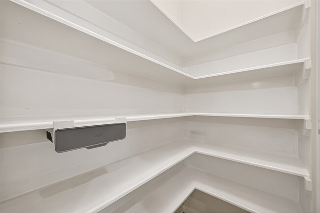 Building Photo - 11 Nestlewood Pl