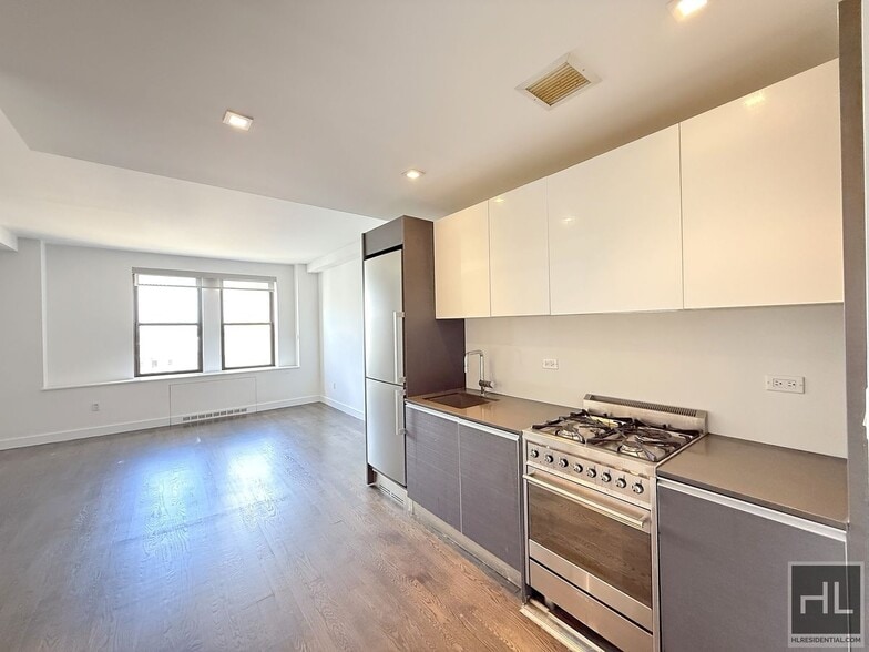 Primary Photo - NO fee Sunny 1 bedroom 1 bathroom with was...