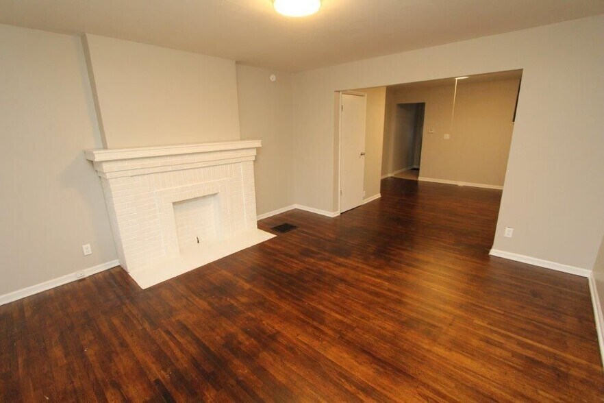 Building Photo - 448 S Huron Ave