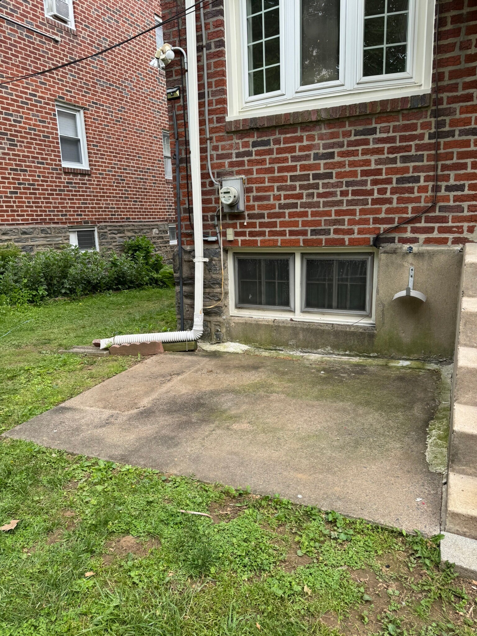 Building Photo - 66 Suburban Ln