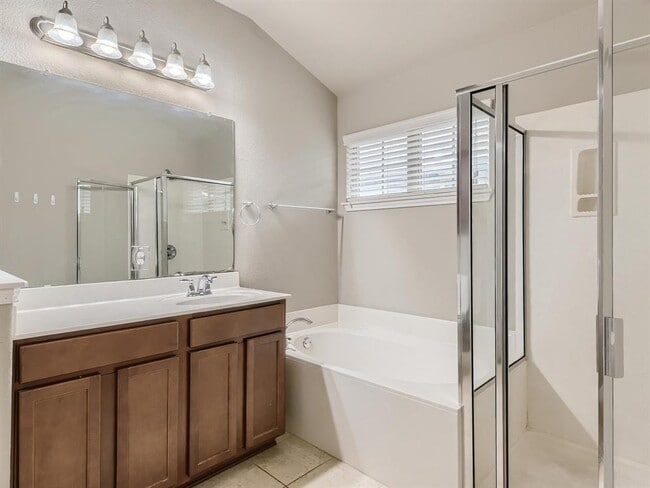 Building Photo - 3101 Davis Ln