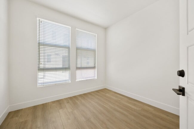 Building Photo - Modern 3-Bedroom Condo in Prime Azusa Loca...