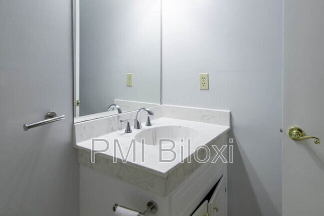 Building Photo - 776 Whitney Dr