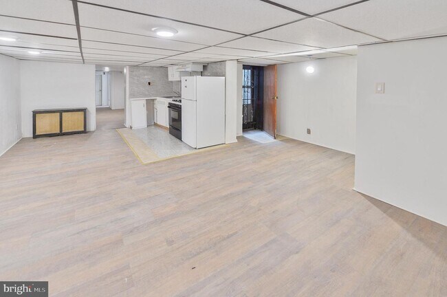 Building Photo - 217 S 47th St