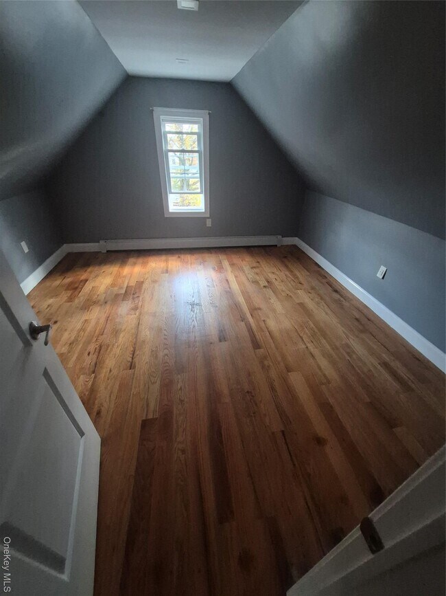 Building Photo - 190-18-190114 114th Dr