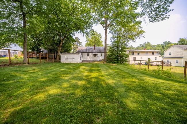 Building Photo - Your Ideal Lifestyle Awaits in this Stunni...