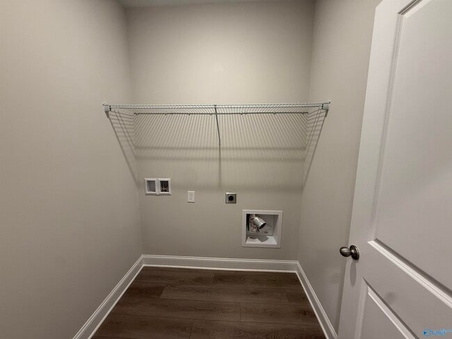 Building Photo - 158 River Pointe Dr