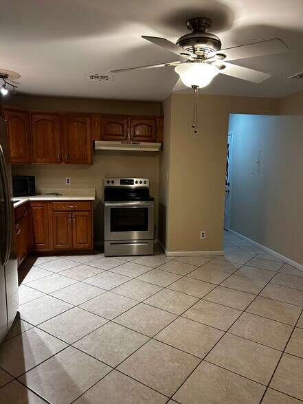 Building Photo - 220 E Trotwood Blvd