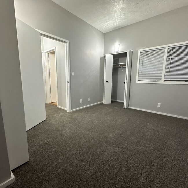 Building Photo - Luxurious 2-Bedroom Apartments with Modern...