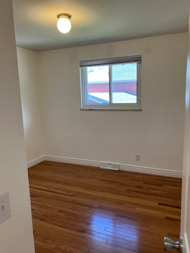 Building Photo - 6531 S Albion Way