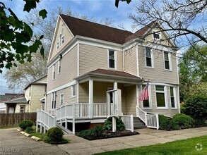 Building Photo - 435 3rd St
