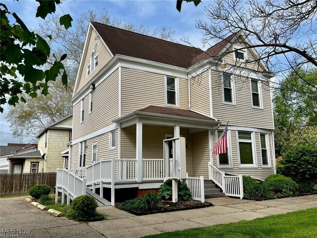 Primary Photo - 435 3rd St