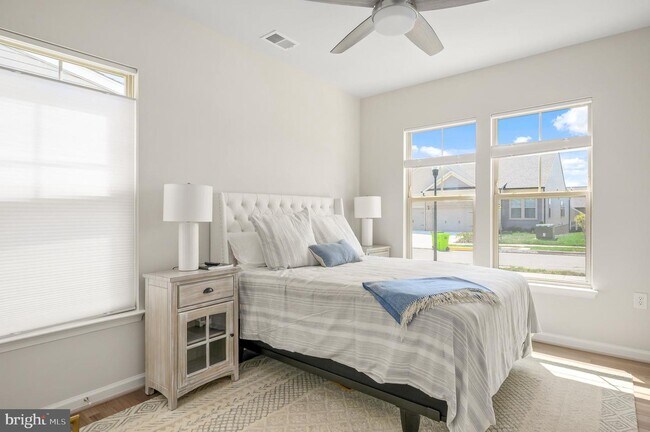 Building Photo - 46414 ROSE RIVER Ter