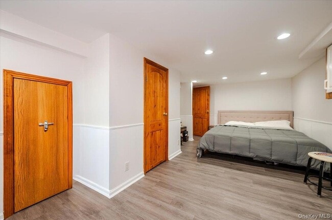 Building Photo - 48 Davison Pl