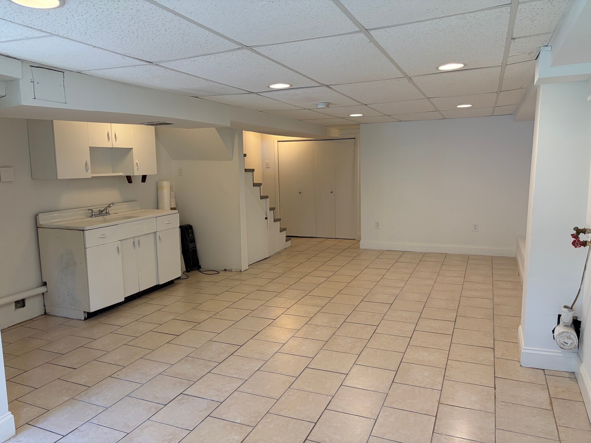 Building Photo - 546 47th St